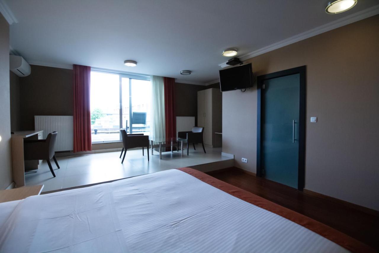 Hotel Taormina Brussels Airport Завентем Екстериор снимка