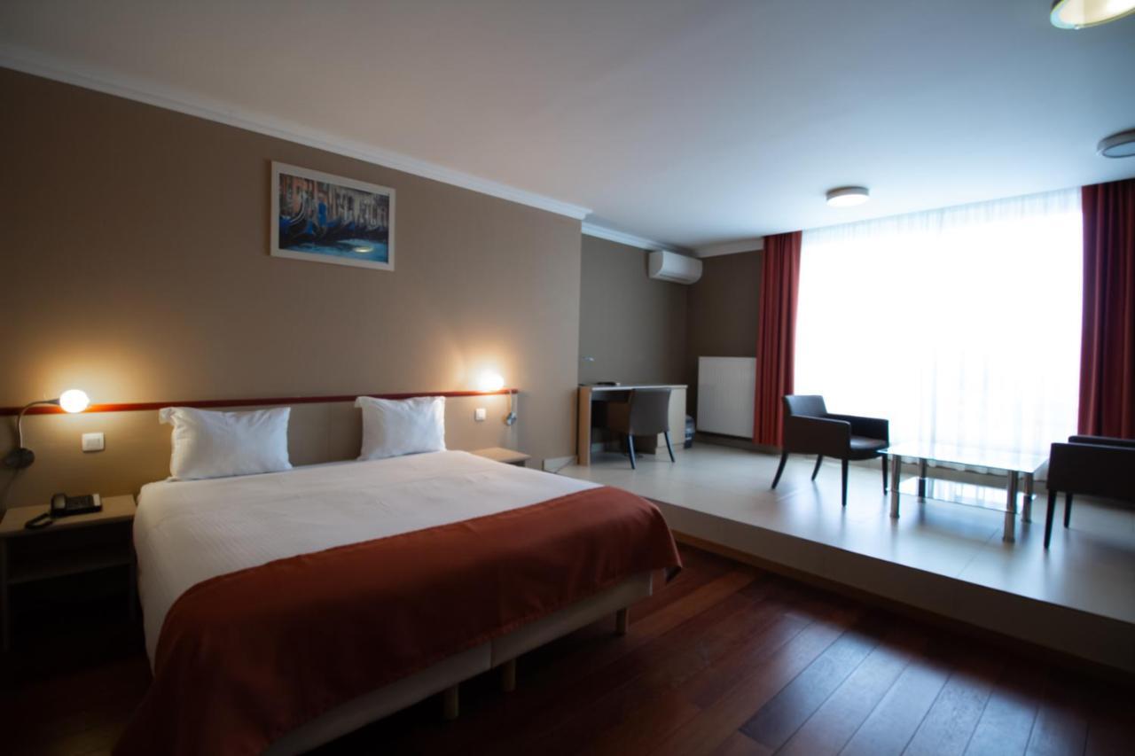 Hotel Taormina Brussels Airport Завентем Екстериор снимка