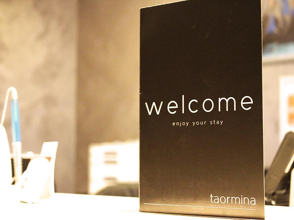 Hotel Taormina Brussels Airport Завентем Екстериор снимка