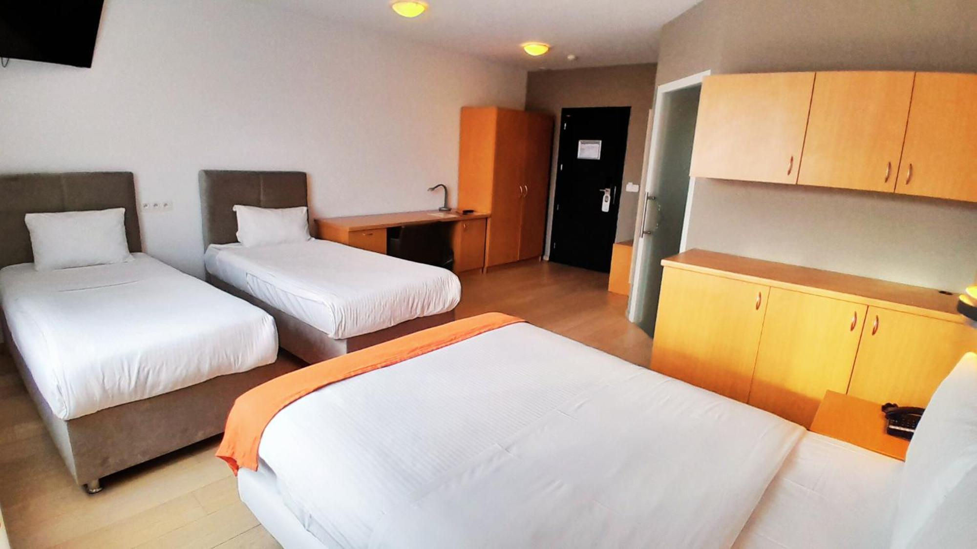 Hotel Taormina Brussels Airport Завентем Екстериор снимка