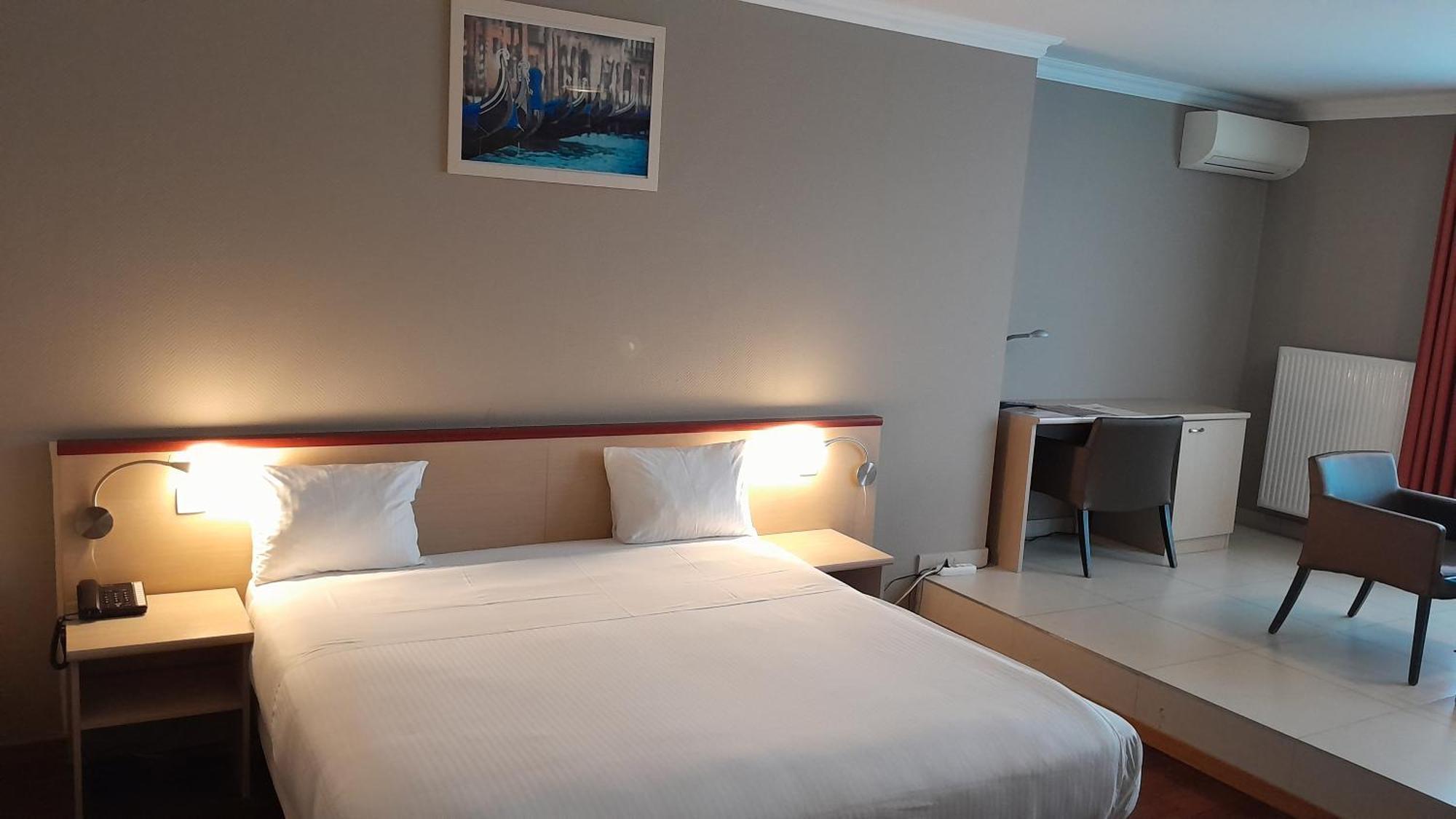 Hotel Taormina Brussels Airport Завентем Екстериор снимка