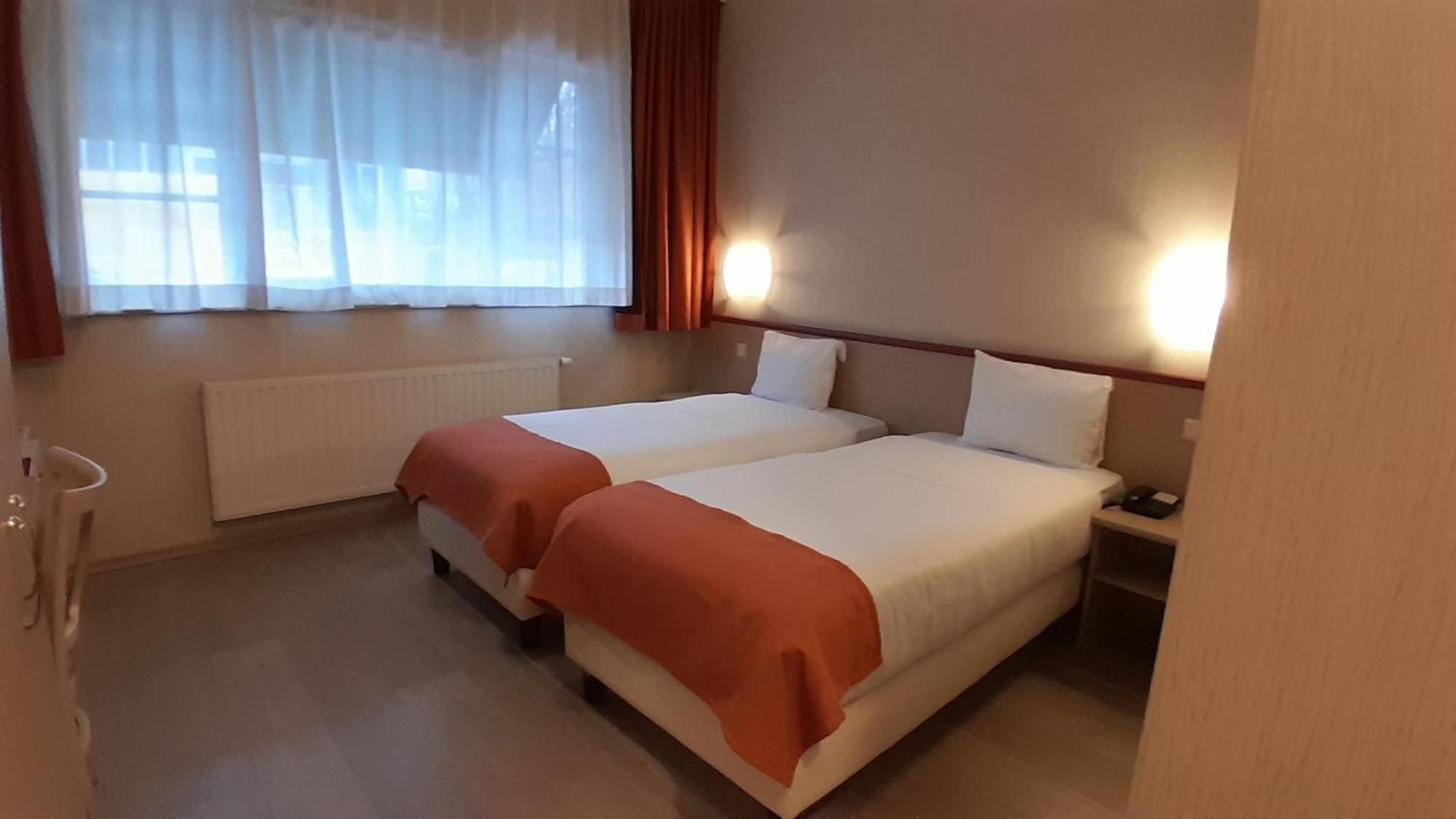 Hotel Taormina Brussels Airport Завентем Екстериор снимка