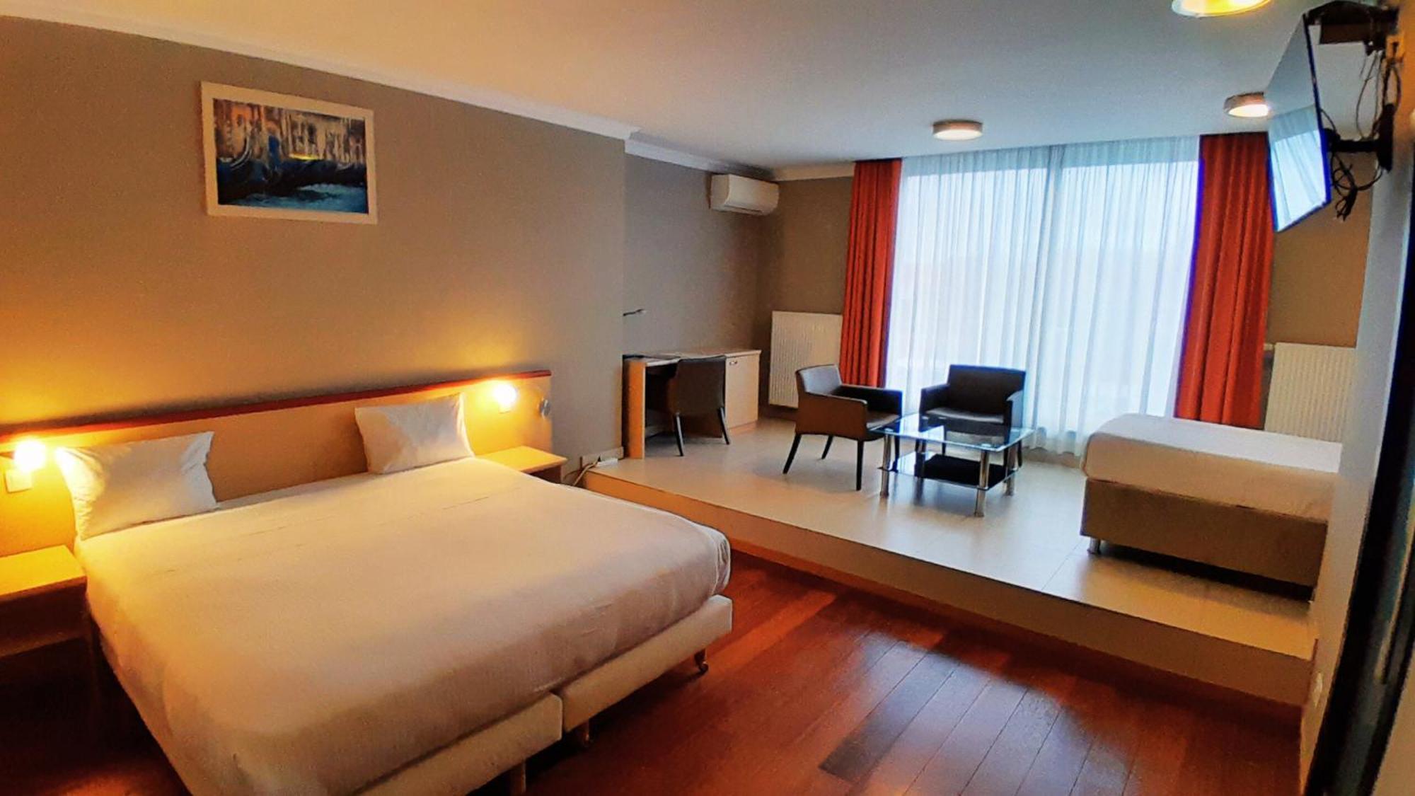 Hotel Taormina Brussels Airport Завентем Екстериор снимка