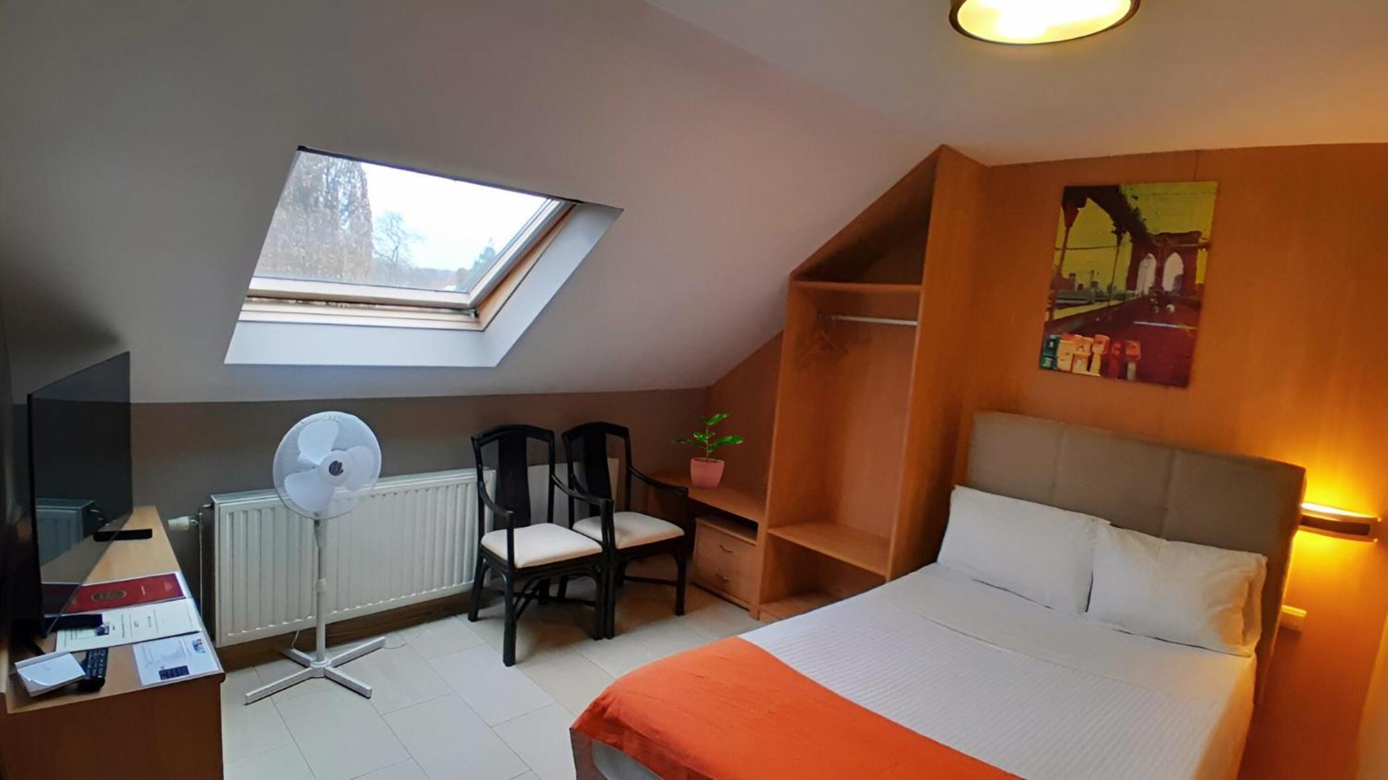 Hotel Taormina Brussels Airport Завентем Екстериор снимка