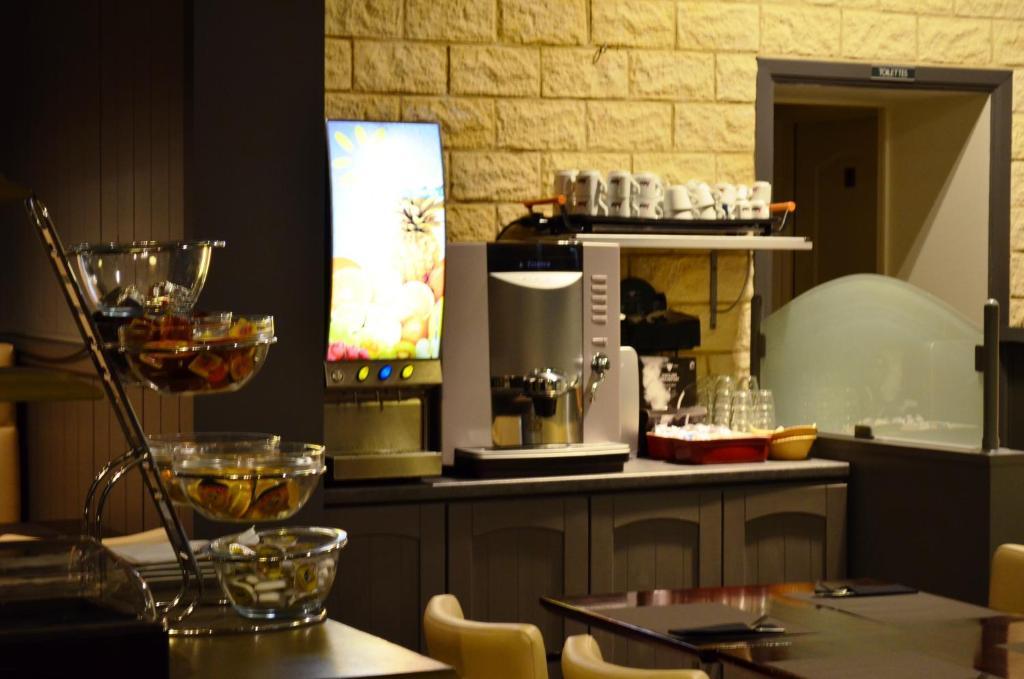 Hotel Taormina Brussels Airport Завентем Екстериор снимка